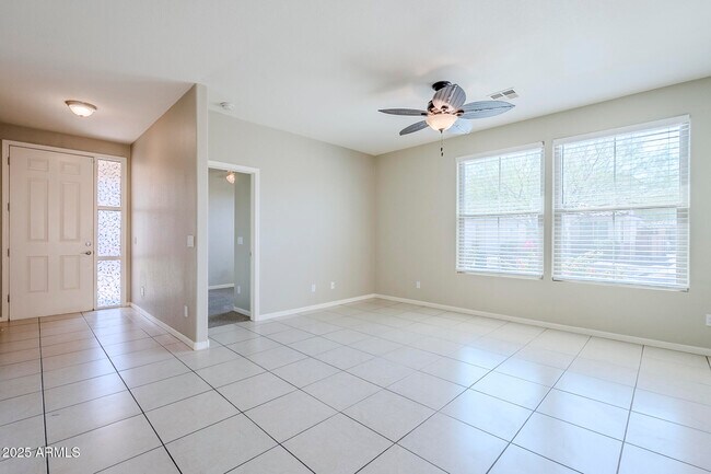 Foto del edificio - 13562 W Cypress St