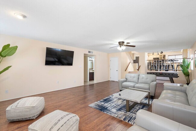 Foto del edificio - Phoenix Getaway w/ Pool & 5 BR