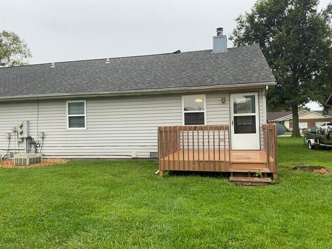 Building Photo - 616 Carol Ann Dr