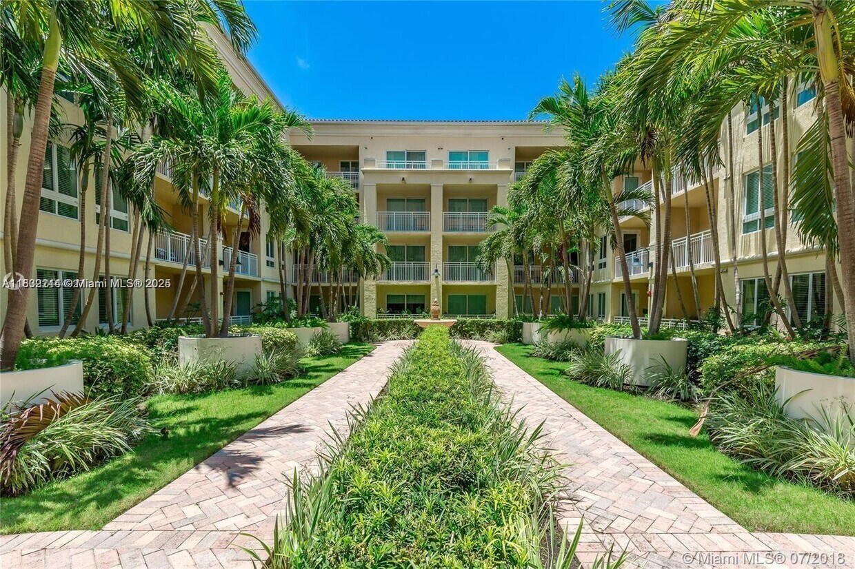 Foto principal - 7355 SW 89th St