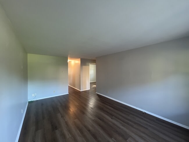 Building Photo - 3321 Daisy Ln