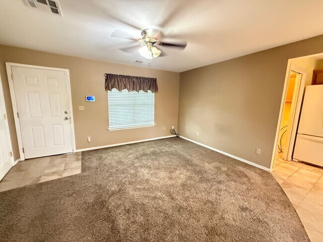 Foto del edificio - Kellysville 2 bedroom Plenty of Parking, Large fenced yard