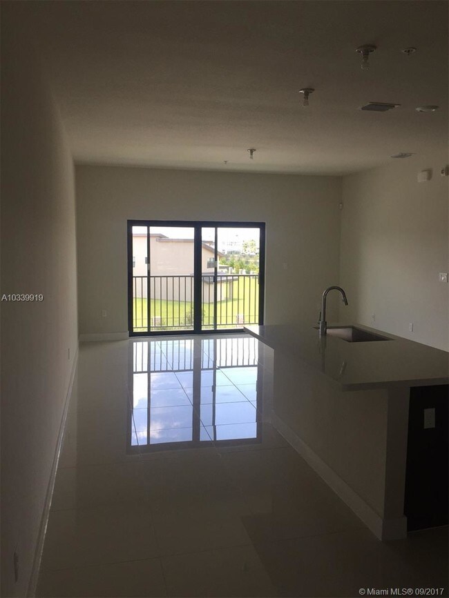 Foto del edificio - 7805 NW 104th Ave
