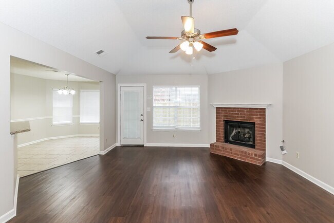 Foto del edificio - 995 Scofield Dr