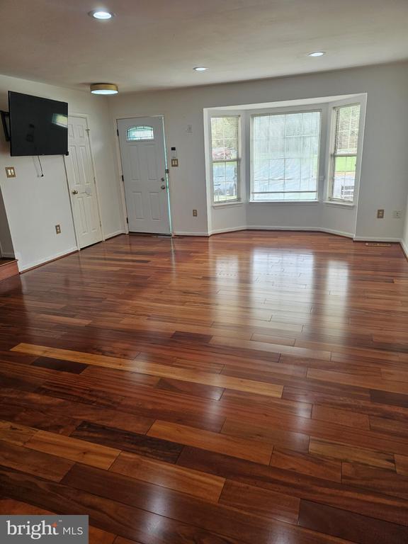 Foto del edificio - 5722 Belcher Farm Dr
