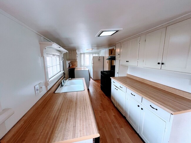 Foto del edificio - 2 Bedroom 1 Bath House in North Pacific Beach