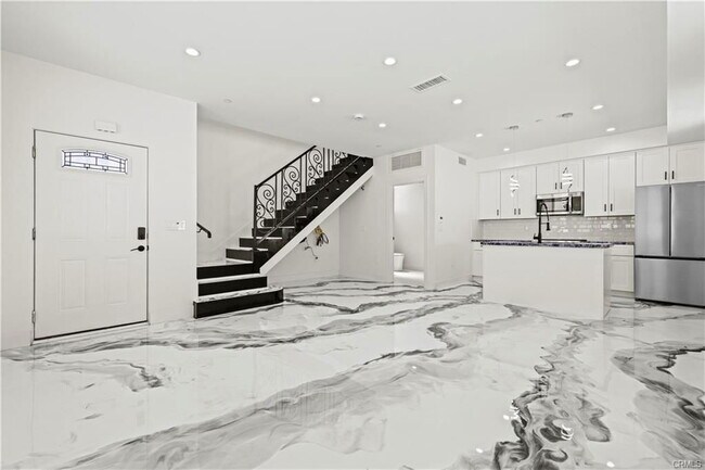 Foto del edificio - 15211 Cohasset St