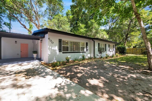 Building Photo - 600 NW 36th Dr