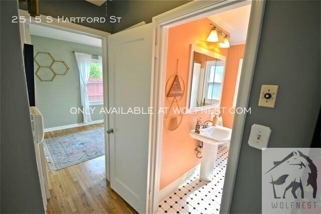 Building Photo - Luxurious 4 Bedroom Sugarhouse Home! No De...