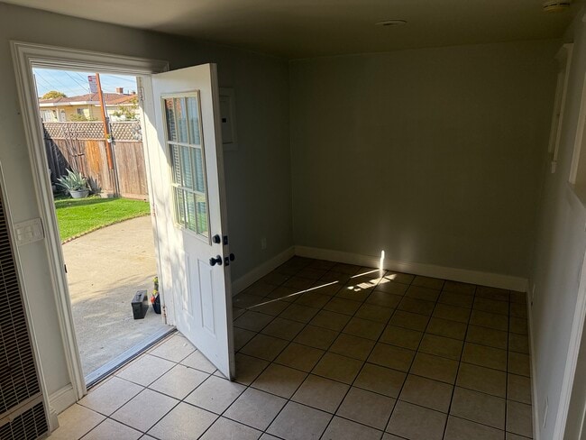 Photo - 723 S 30th St House