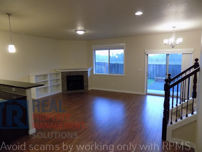 Foto del edificio - 30291 NW Stewart Ln