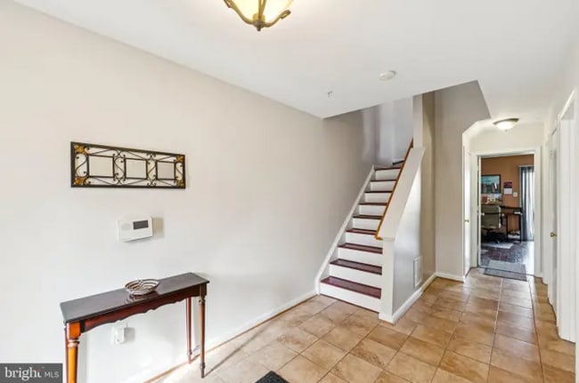 Building Photo - 124 Penwick Cir