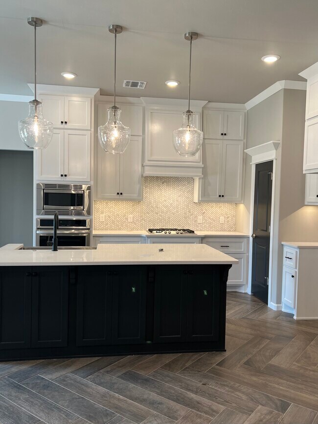 Building Photo - 13900 Kamber Dr