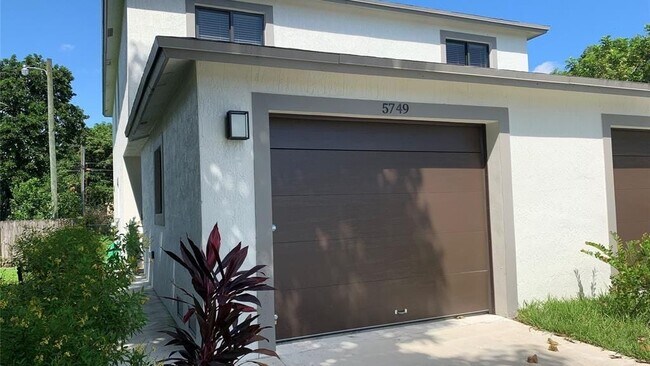 Foto del edificio - 5749 Garfield St