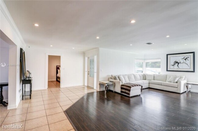 Building Photo - 6 br, 3 bath House - 8370 SW 88th St #0