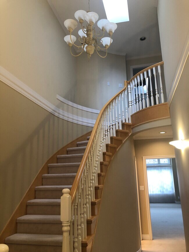 Building Photo - 7600 Blundell Rd