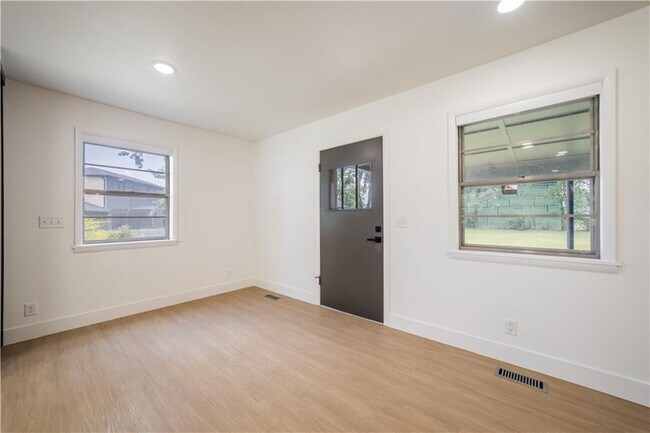 Foto del edificio - 723 SE 8th St