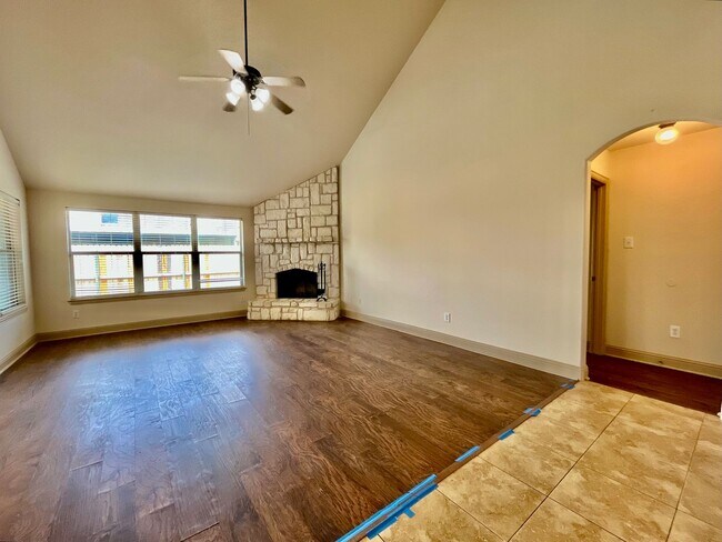 Building Photo - 1005 Tallahassee Dr