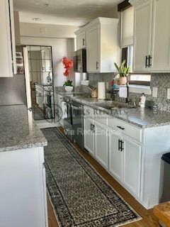 Building Photo - 1108 Kanawha Blvd E