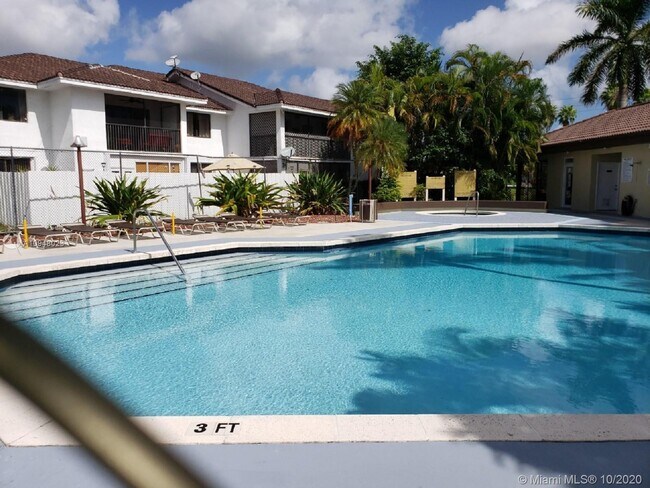 Building Photo - 9746 SW 138th Ave