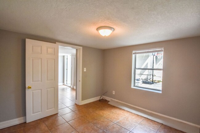 Foto del edificio - 812 W Livingston St