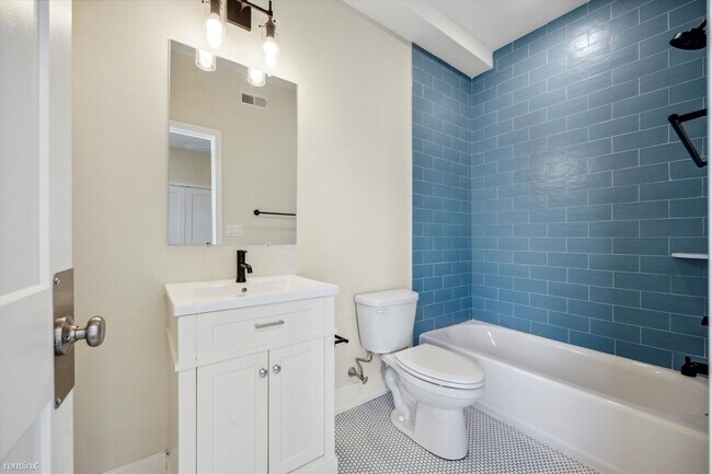 Foto del edificio - 4 br, 3 bath 4plex - 1804 W Berks St Unit F3