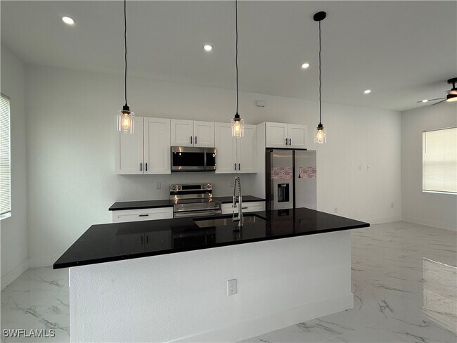 Building Photo - 432 Piper Ave