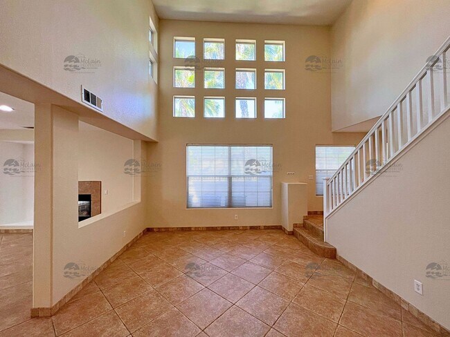 Foto del edificio - End unit 4 Bedroom House Available Now in ...