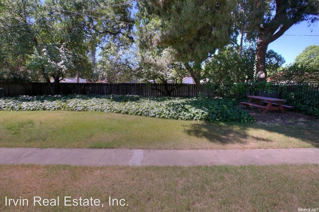 Building Photo - 211 Bodem St