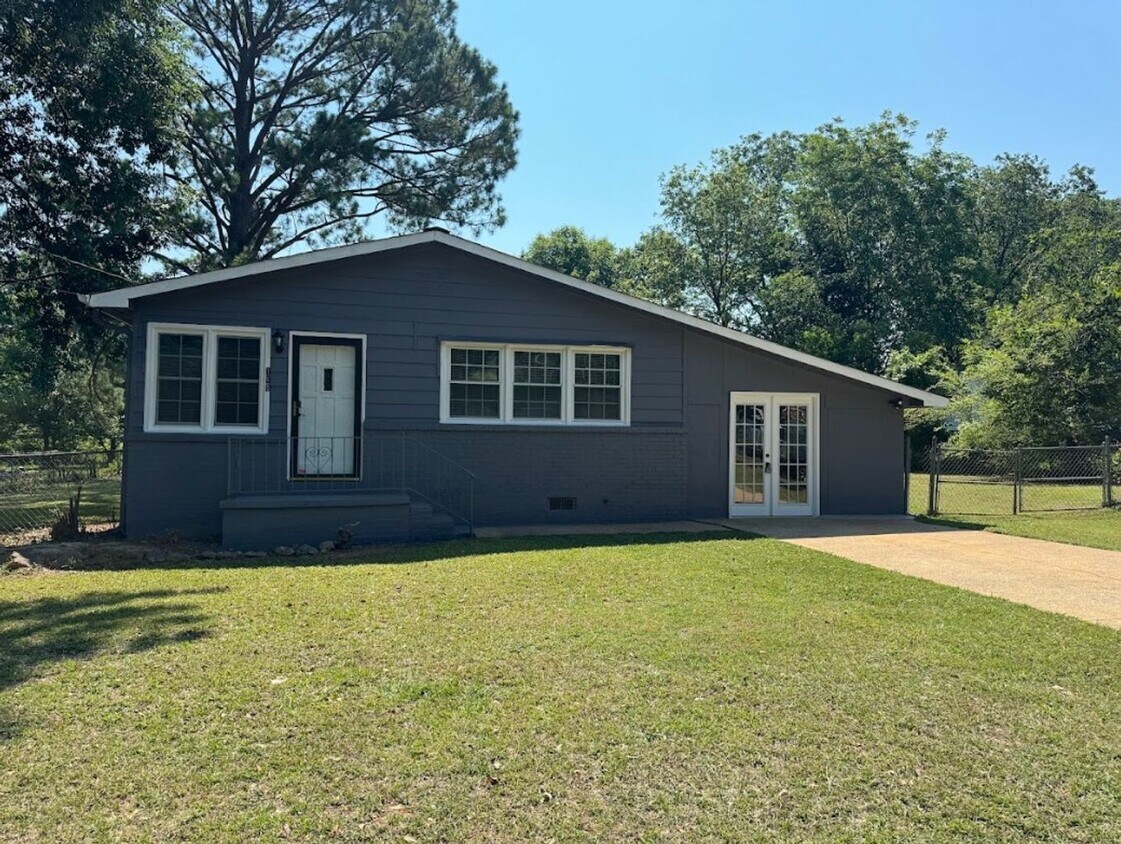 Foto principal - 115 Davis Ave