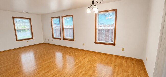 Foto del edificio - 2330 Adkins Ct