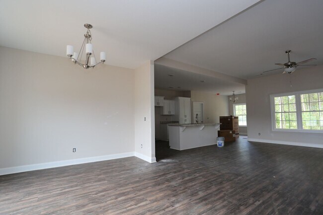 Foto del edificio - 3 Bedroom Brick House in SEB School District Available NOW