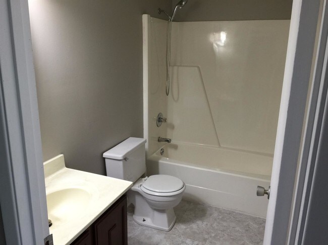 Building Photo - 199 S Eagle Creek Dr