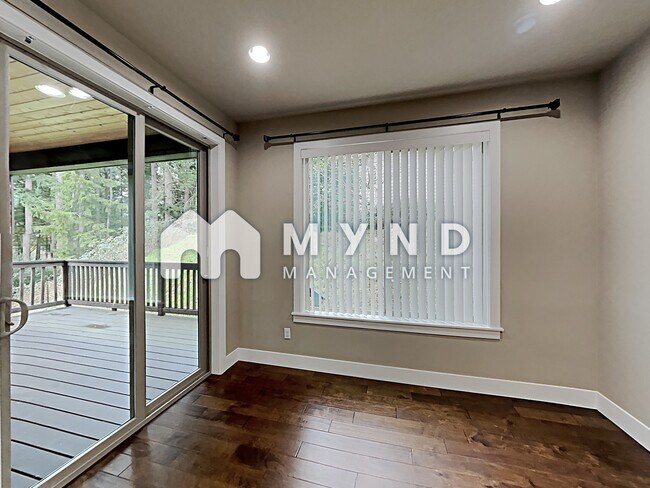 Building Photo - 12017 SE May Creek Park Dr