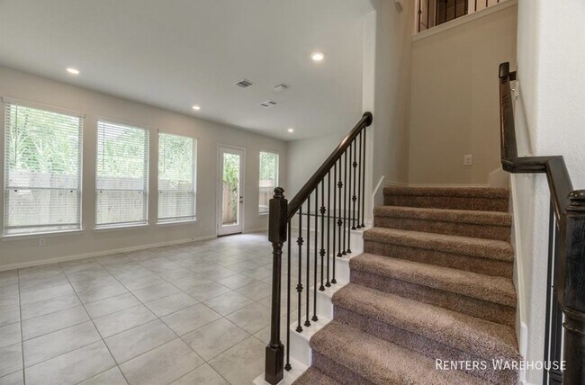 Building Photo - STUNNING 3 bedroom townhome for lease!!
