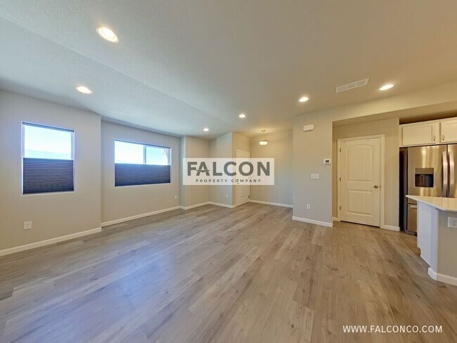 Building Photo - 876 Petra Heights