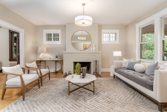 Photo - Charming Townhome | 5 Bed | 3.5 Bath | 3,300 Sf | Covered Front Porch & Large Fenced-In Backyard ...