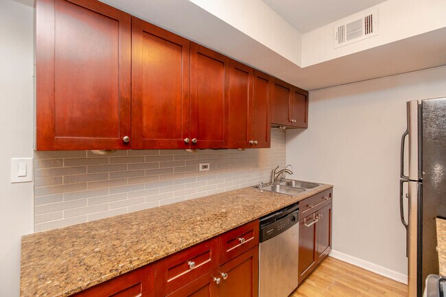 Foto del edificio - 931 W Leland Ave