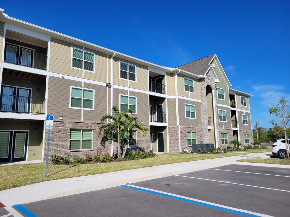 Cocoa Grand Apartments at 305 Laredo Dr Cocoa, FL