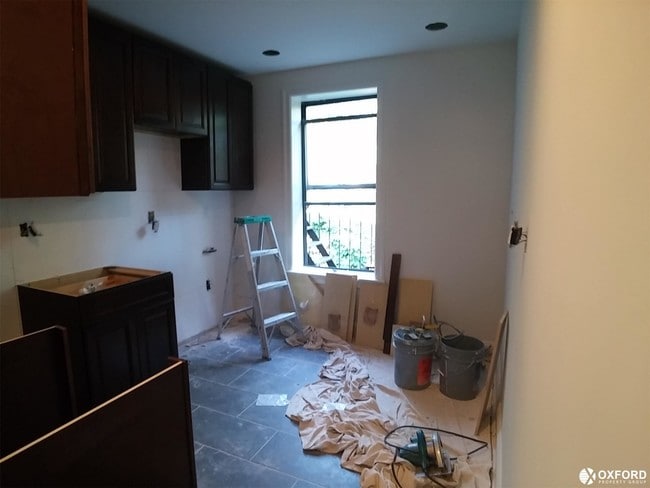 Building Photo - 395 Adelphi St