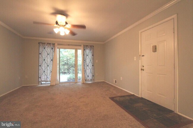 Foto del edificio - 83 Willow Ct