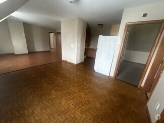 Building Photo - 435 Dubuque St