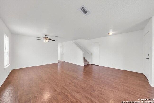 Building Photo - 3-BEDROOM IN VILLAS AT INGRAM HILLS, LEON ...