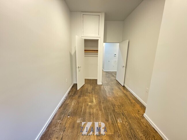 Foto del edificio - 950 Nostrand Ave