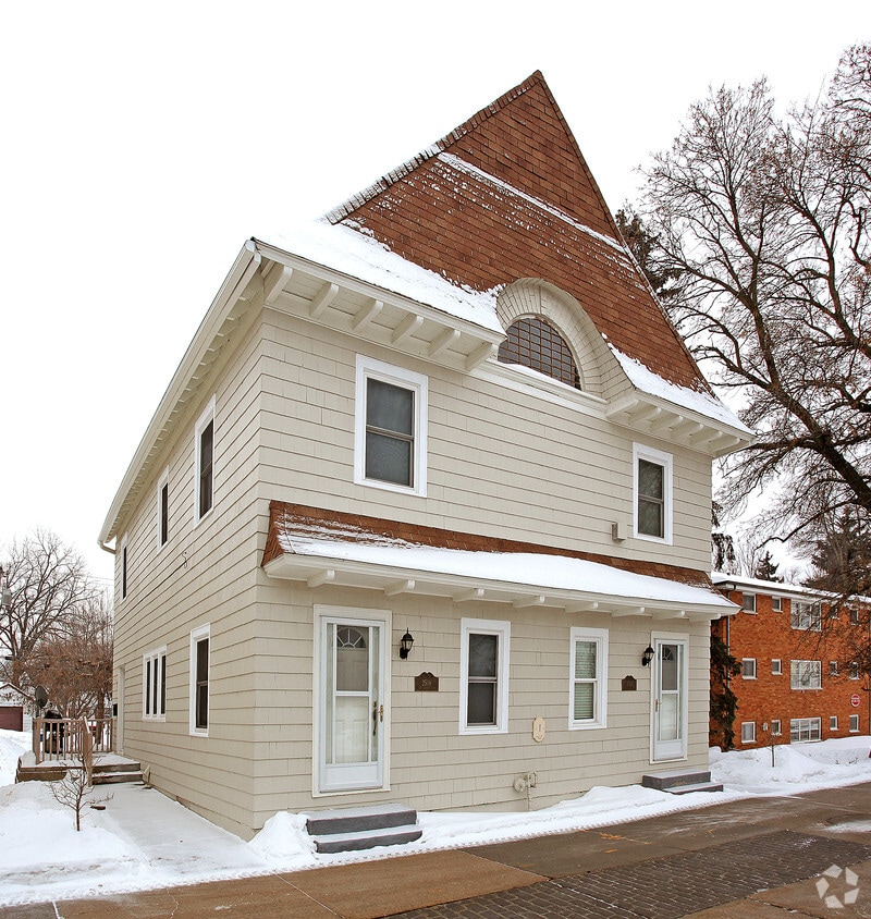 Building Photo - 2506 7th Ave E
