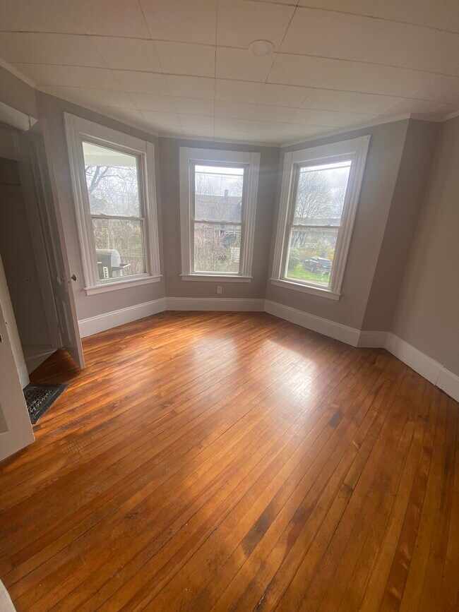 Building Photo - 224 Millville Ave