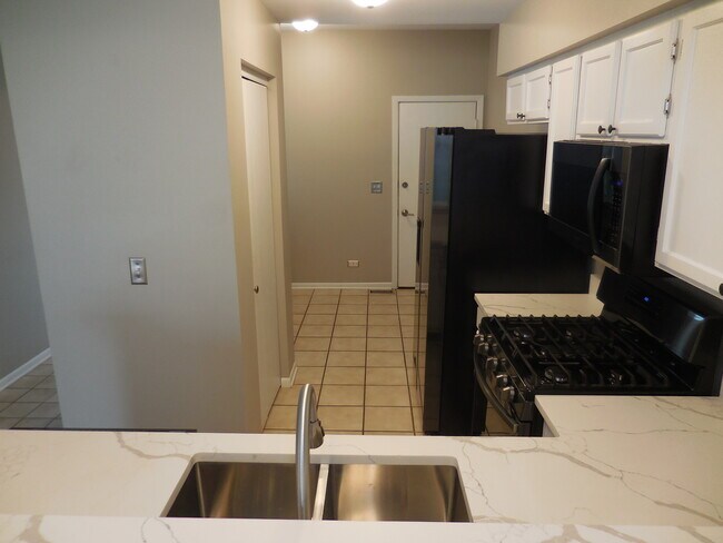 Foto del edificio - 1148 E Addison Ave