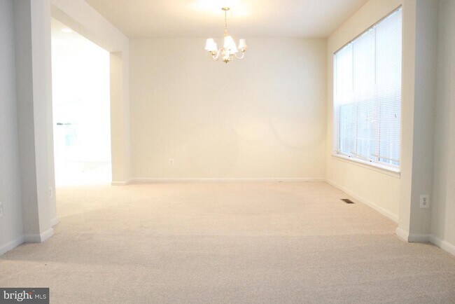 Foto del edificio - 15220 Lord Culpeper Ct