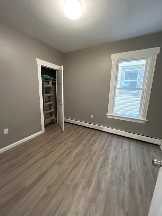 Building Photo - 169 Claremont Ave