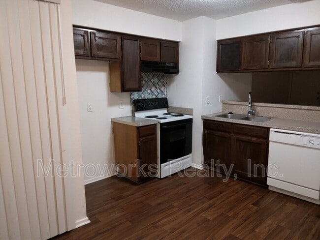 Foto del edificio - 218 Pine Meadow Dr